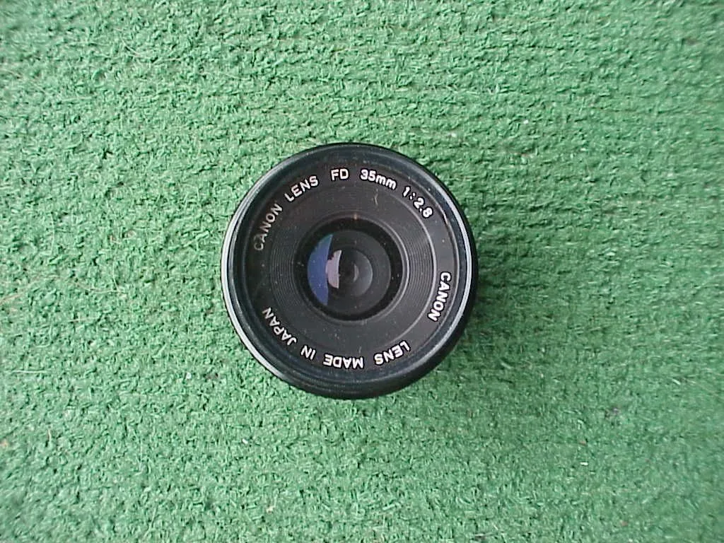 Canon FD 35-105mm f/3.5 lens