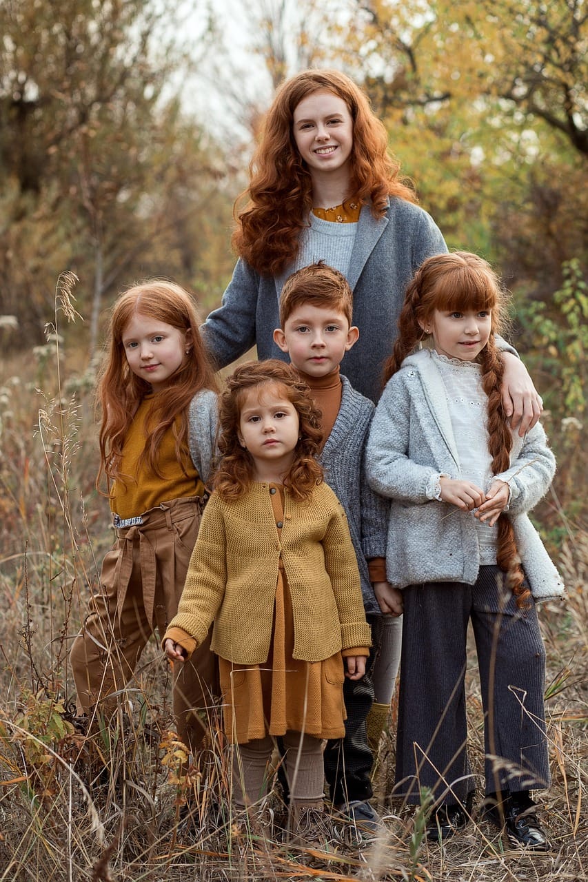 simblings family portrait